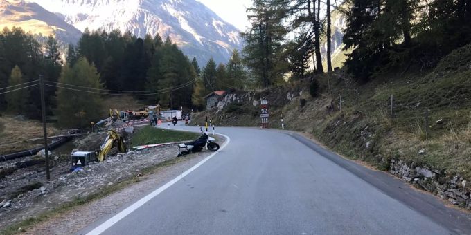 Unfall am Albulapass (14.10.2019) Kapo GR