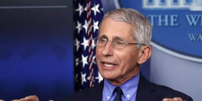 Anthony Fauci, Direktor des Nationalen Instituts für Infektionskrankheiten, spricht im Weissen Haus über das Coronavirus. donald trump