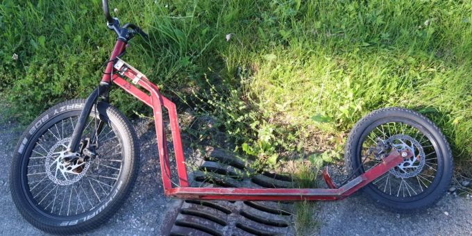 Trottinett nach Selbstunfall in Brülisau. Trottinett Selbstunfall Brülisau