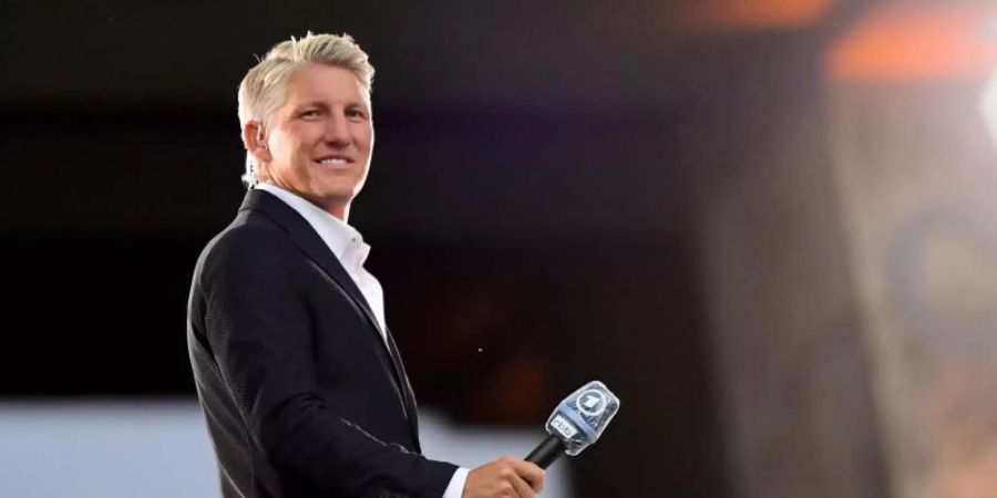 Hat, nach Günter Netzer, noch Verbesserungspotenzial als TV-Experte: Bastian Schweinsteiger. Foto: Robert Michael/dpa-Zentralbild/Pool/dpa