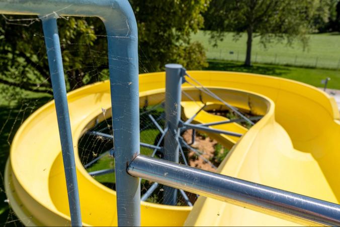 Noch ist die Rutschbahn bis mindestens am 9. Juni gesperrt