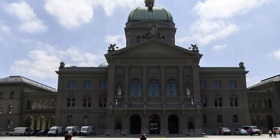 Im Kampf gegen die Corona-Epidemie hat der Bundesrat das öffentliche Leben und Teile der Wirtschaft während Wochen lahmgelegt. Nun kehrt die Normalität zurück. (Archivbild)