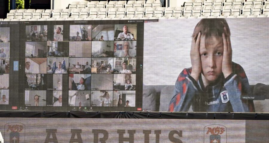 Dieser junge Fan schien besonders nah dabei zu sein.