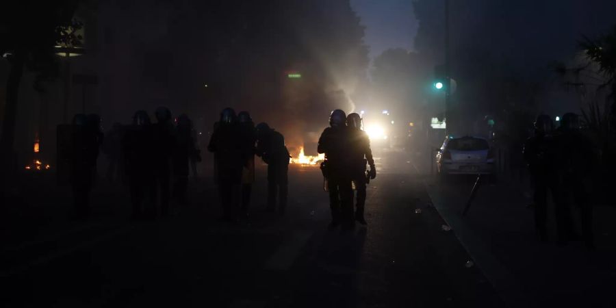 America Protests France