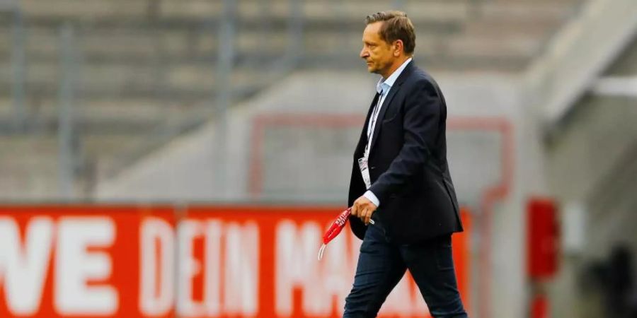 Horst Heldt ist trotz der Formschwäche des 1. FC Köln nicht besorgt. Foto: Thilo Schmuelgen/Reuters-Pool/dpa