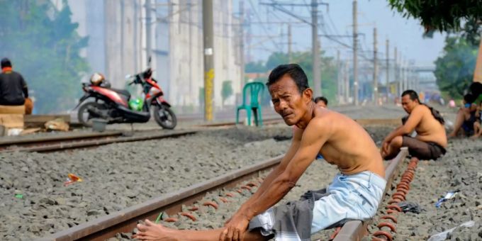 Sonnenbaden als Schutz vor dem Coronavirus? Indonesien
