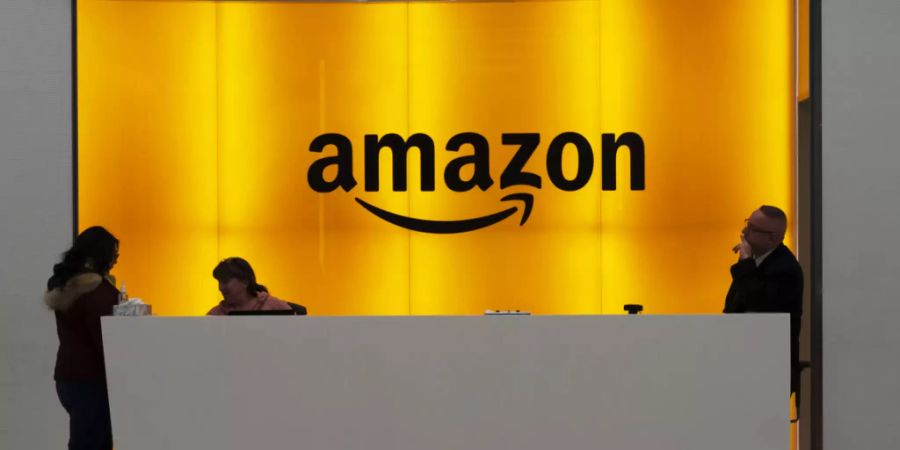 Der US-Konzern Amazon hat im 1. Quartal 2020 beim Umsatz kräftig zugelegt. Der Gewinn schrumpfte dagegen. (Archivbild)