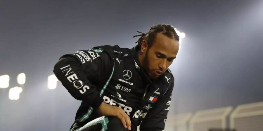 Ist wegen seiner Corona-Infektion beim zweiten Rennen in Bahrain nicht dabei: Lewis Hamilton. Foto: Hamad Mohammed/Pool Reuters/AP/dpa