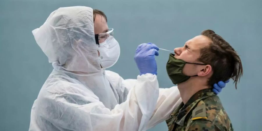 Corona-Test bei Soldatem in Thüringen