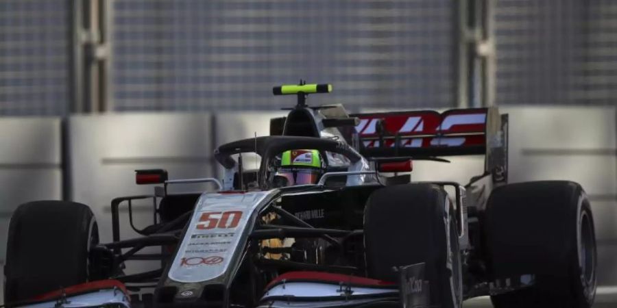 Drehte im Haas-Cockpit fleissig Runden in Abu Dhabi: Mick Schumacher. Foto: Brynn Lennon/Pool Getty/AP/dpa