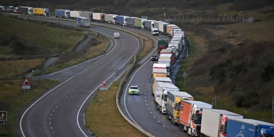 Lkw nahe Dover Mitte Dezember