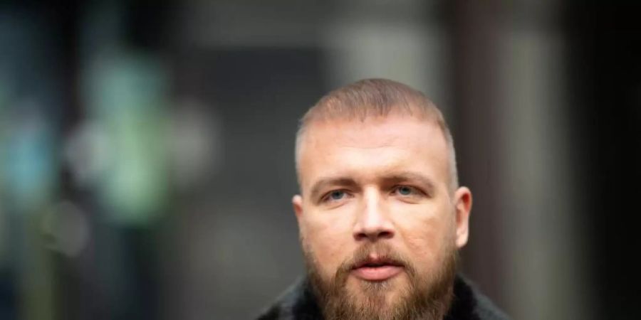 Der Rapper Kollegah, mit bürgerlichem Namen Felix Blume, nach seinem Freispruch vor dem Amtsgericht. Foto: Jonas Güttler/dpa