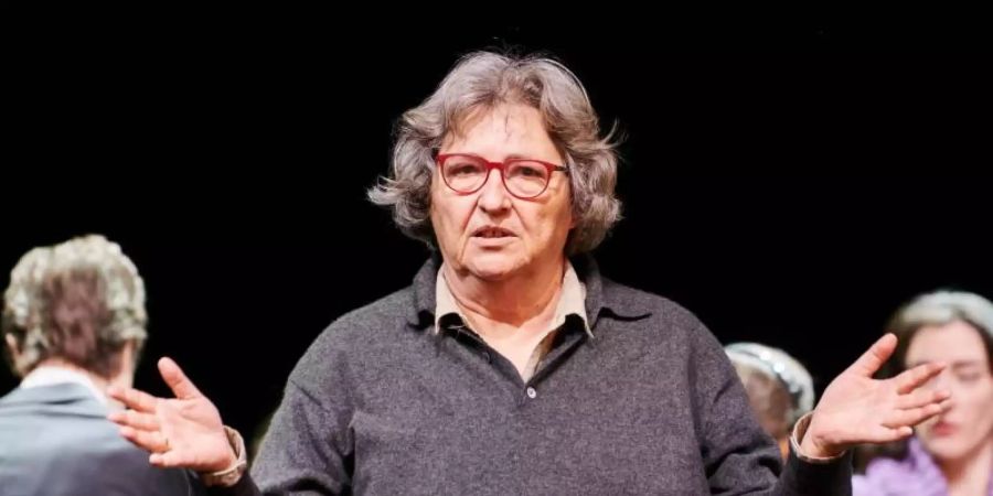 «Theaterfrau, der es überzeugend gelingt, Theater zu vergegenwärtigen»: Andrea Breth bekommt den Joana-Maria-Gorvin-Preis. Foto: Annette Riedl/dpa