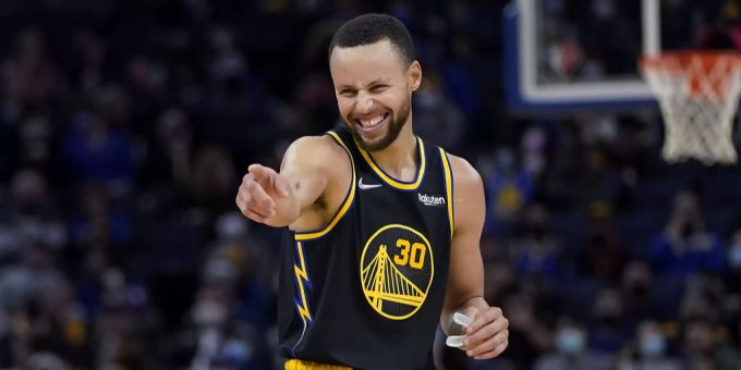 Stephen Curry fehlen nur noch wenige Dreier zum NBA-Rekord. Golden State Warriors