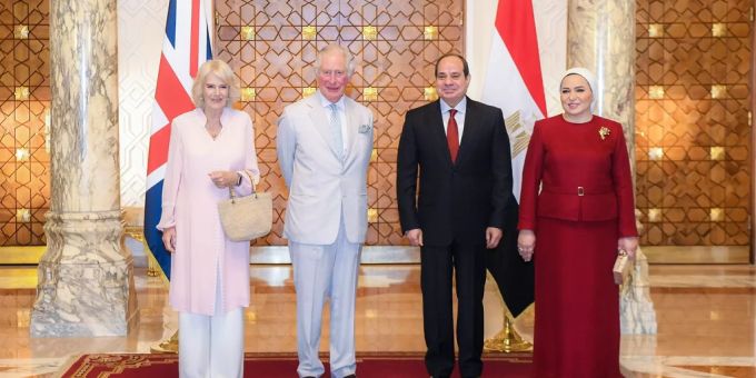 Der Ägyptische Präsident Abdel Fattah al-Sisi (2 v.r.), seine Frau Entissar Amer (r.) mit Prinz Charles (2.v.l) und Herzogin Camilla (l.) (GB). charles