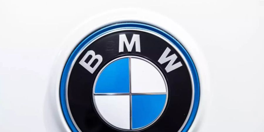 Das BMW-Herstellerlogo. Foto: Matthias Balk/dpa