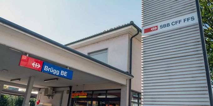 Bahnhof Bruegg. Bahnhof Bruegg.