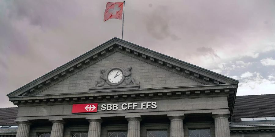 Der Bahnhof Biel.