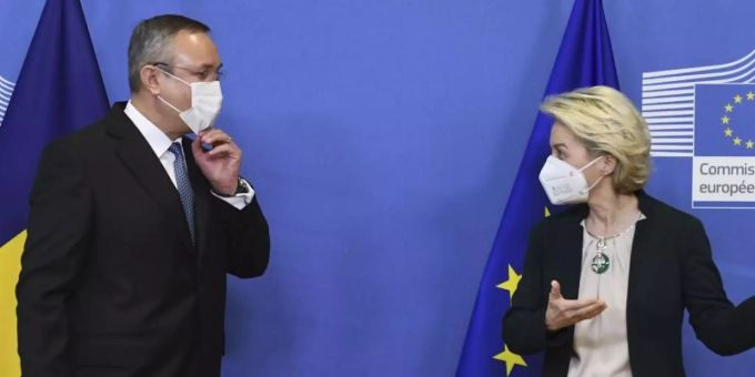 In der Beziehung zwischen Rumänien und der EU drohen Spannungen. (Im Bild: Rumäniens Premier Nicolae Ciuca und EU-Kommissionspräsidentin Ursula von der Leyen). Foto: John Thys/Pool AFP/AP/dpa In der Beziehung zwischen Rumänien und der EU drohen Spannungen. (Im Bild: Rumäniens Premier Nicolae Ciuca und EU-Kommissionspräsidentin Ursula von der Leyen). Foto: John Thys/Pool AFP/AP/dpa