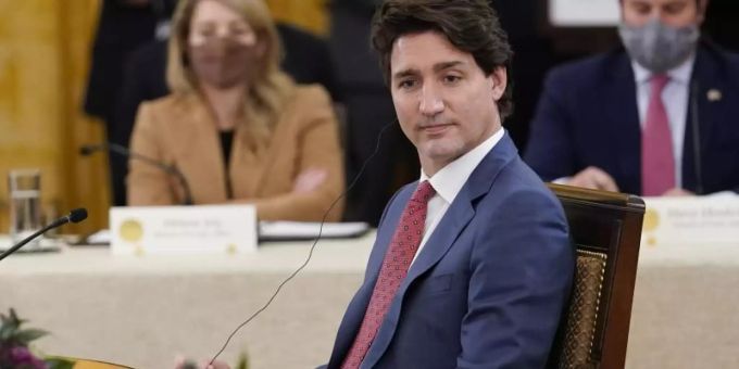Justin Trudeau, Premierminister von Kanada, hat den Kanadiern eine Aussöhnung mit der indigenen Bevölkerung versprochen. Foto: Susan Walsh/AP/dpa Justin Trudeau, Premierminister von Kanada, hat den Kanadiern eine Aussöhnung mit der indigenen Bevölkerung versprochen. Foto: Susan Walsh/AP/dpa