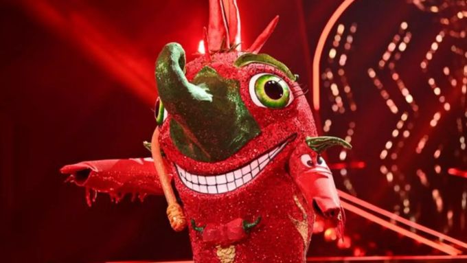 «the Masked Singer Jens Riewa Steckte Im Chili Kostüm Nau Ch