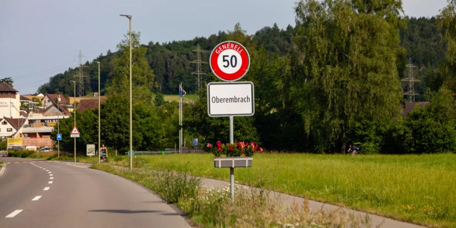 Ortsschild in Oberembrach.