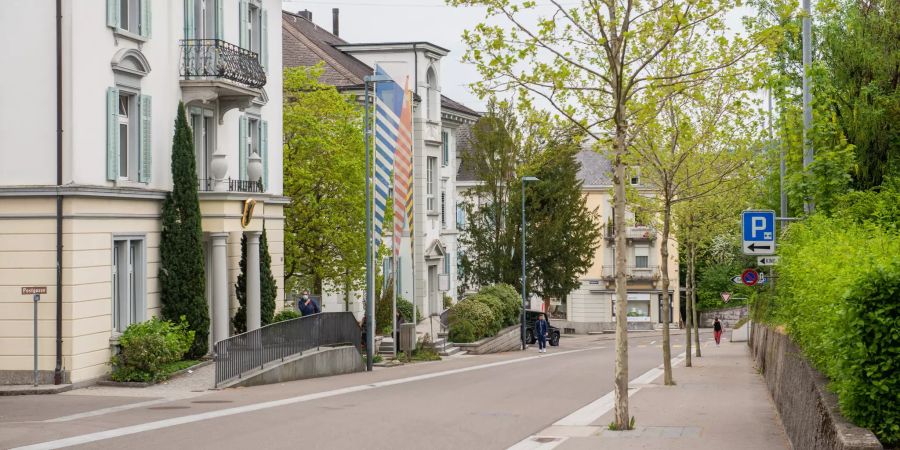 Bahnhofstrasse bei der Gemeindeverwaltung Männedorf.