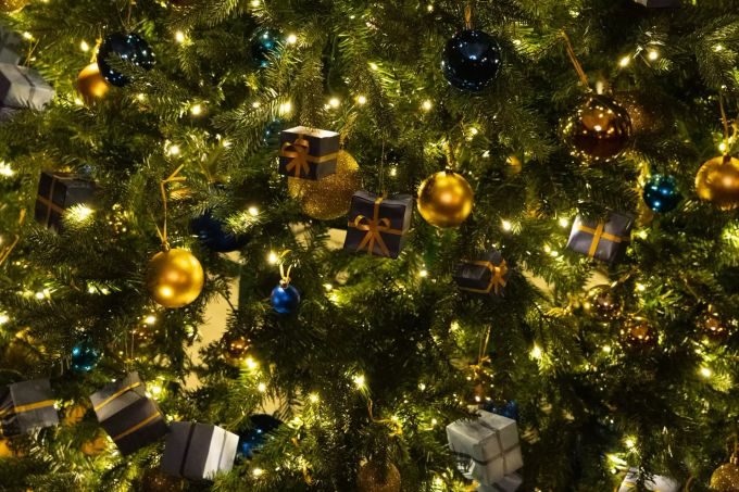 An Weihnachten darf nicht nur der Baum funkeln und glänzen. WEihnachtsbaum
