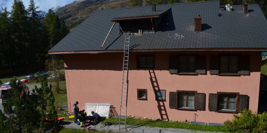 St. Moritz: Arbeiter stürzt von Hausdach