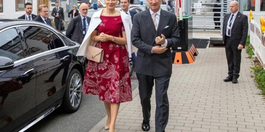 Mathilde und Philippe zu Besuch bei Biontech in Mainz