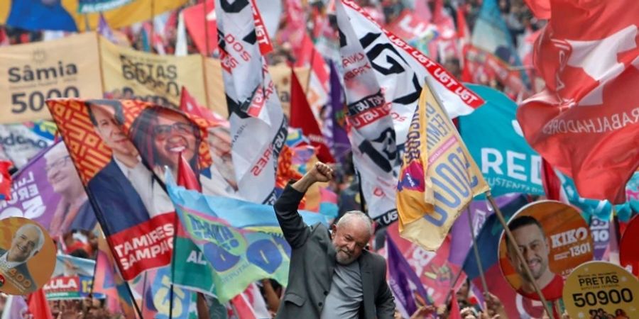 Ex-Präsident Lula beim Wahlkampfabschluss in Sao Paulo