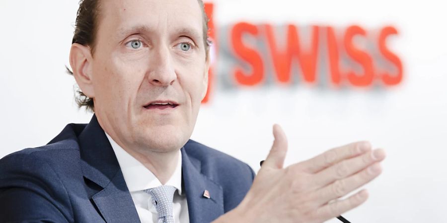 Die Swiss will ab nächstem Jahr teilweise mit Solarkerosin fliegen. «Unser Ziel ist, dass im Jahr 2030 11 Prozent unseres benötigten Kerosins aus erneuerbaren Quellen stammen», sagte Swiss-Chef Dieter Vranckx gegenüber der «SonntagsZeitung». (Archivbild)