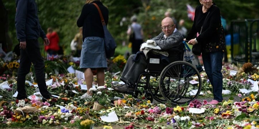 Blumen für die Queen im Londoner Green Park