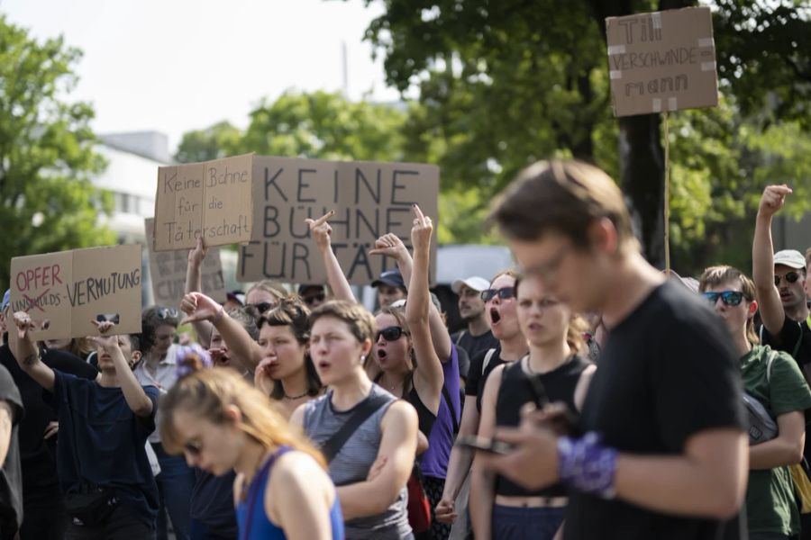 Organisiert wurde die Demo unter anderem von der Juso und dem feministischen Streikkollektiv Bern.