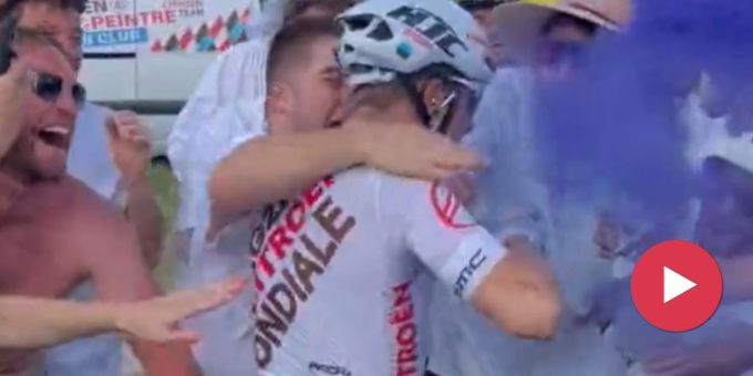 Im Video - Fahrer steigt an Tour de France vom Rad und feiert mit Fans