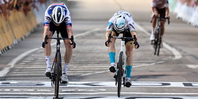 Matej Mohoric (re.) gewinnt die 19. Etappe der Tour de France um Haaresbreite. Tour de France Mohoric