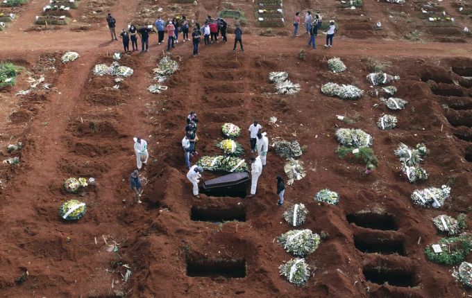 In Sao Paulo mussten auf dem Höhepunkt der Corona-Pandemie Massengräber ausgehoben werden. Coronavirus