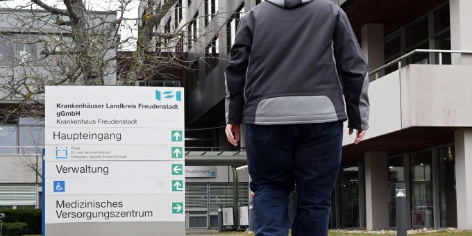 Der Adipositas-Patient Bernd, aufgenommen beim Krankenhaus Freudenstadt, an dem ein Adipositas-Zentrum aufgebaut wird. Der Adipositas-Patient Bernd, aufgenommen beim Krankenhaus Freudenstadt, an dem ein Adipositas-Zentrum aufgebaut wird.