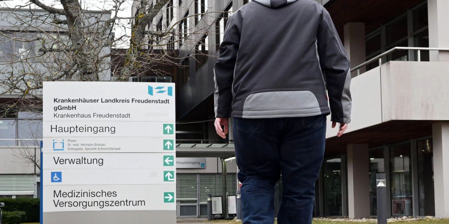 Der Adipositas-Patient Bernd, aufgenommen beim Krankenhaus Freudenstadt, an dem ein Adipositas-Zentrum aufgebaut wird.