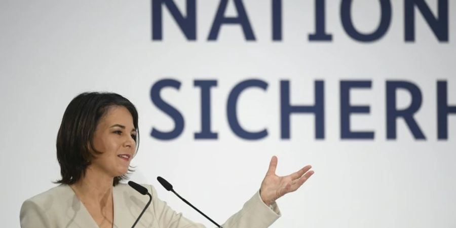 Baerbock bei ihrer Rede im Auswärtigen Amt