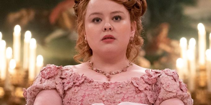 In «Bridgerton» mimt Nicola Coughlan die Rolle der Penelope Featherington alias Lady Whistledown. Bridgerton staffel 3