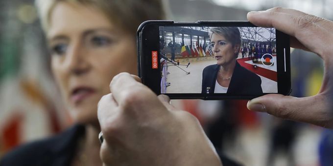 Bundesrätin Karin Keller-Sutter erhofft sich auf europäischer Ebene einen verstärkten Fokus auf die Registrierung der Flüchtlinge aus der Ukraine. Bundesrätin Karin Keller-Sutter erhofft sich auf europäischer Ebene einen verstärkten Fokus auf die Registrierung der Flüchtlinge aus der Ukraine.