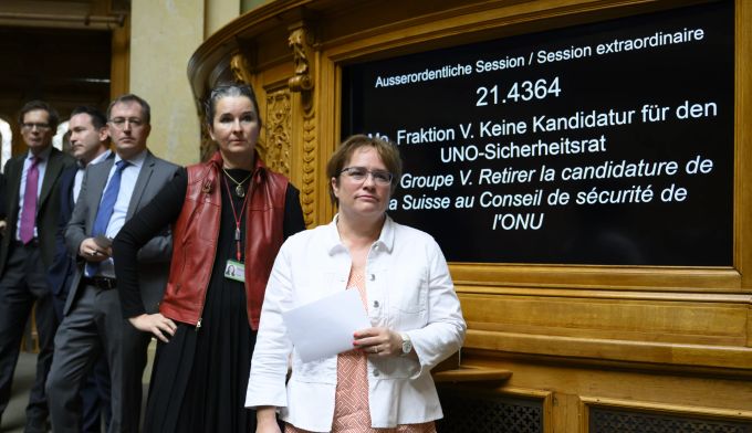 Magdalena Martullo-Blocher, SVP-GR, Yvette Estermann, SVP-LU, Roland Rino Büchel, SVP-SG, Michael Graber, SVP-VS und Roger Köppel, SVP-ZH, von rechts, warten darauf, dem Bundespräsidenten Ignazio Cassis ihre Fragen zu stellen. Nationalrat