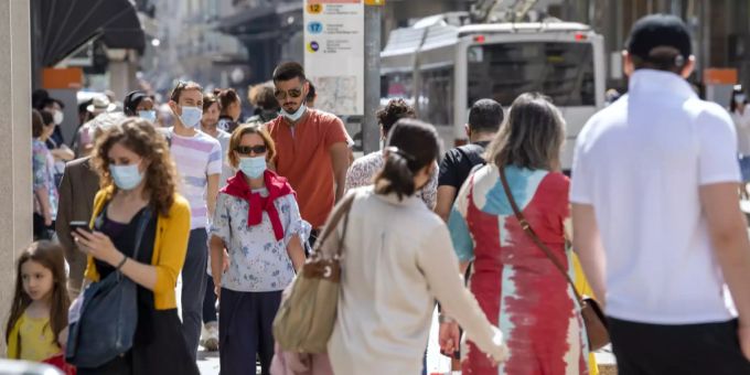Laut dem BAG gab es im letzten Jahr deutlich weniger gemeldete Infektionen im vergangenen Jahr. Maskenpflicht