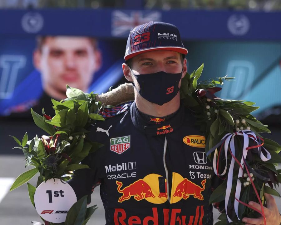 Max Verstappen gewinnt das Sprint-Rennen in Silverstone.