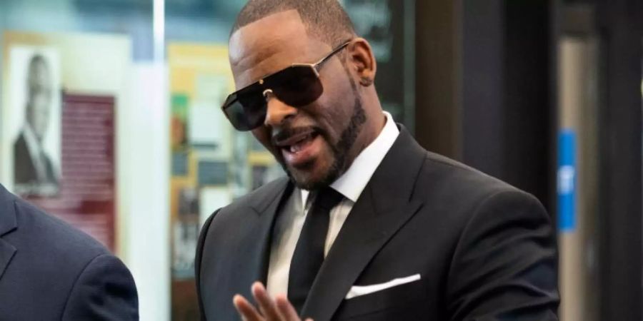 R. Kelly,wird unter anderem wegen sexuellen Missbrauchs Minderjähriger der Prozess gemacht. Foto: Ashlee Rezin/Chicago Sun-Times/dpa