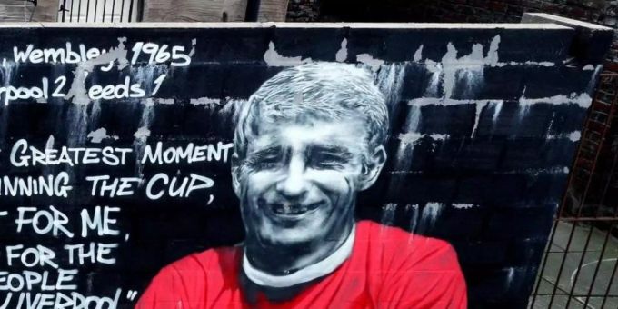 Verewigt auf einem Wandgemälde: Liverpool-Legende Roger Hunt ist im Alter von 83 Jahren gestorben. Foto: Peter Byrne/PA Wire/dpa Verewigt auf einem Wandgemälde: Liverpool-Legende Roger Hunt ist im Alter von 83 Jahren gestorben. Foto: Peter Byrne/PA Wire/dpa