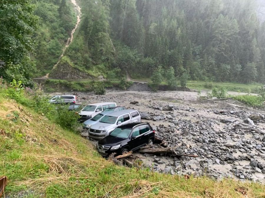 Für die Autos war es kaum mehr möglich, loszufahren.