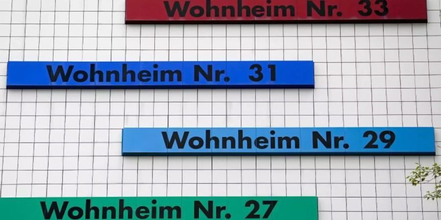 Laut Studentenwohnreport 2021 müssen Studierende weiterhin viel Geld für ihre Miete aufbringen. Am teuersten ist das Wohnen für sie in München. Foto: Hendrik Schmidt/dpa-Zentralbild/dpa