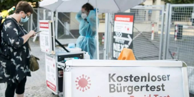 Mobile Teststation in Berlin-Kreuzberg Mobile Teststation in Berlin-Kreuzberg